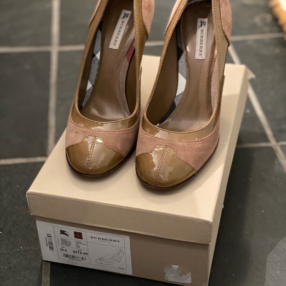 Burberry Tan Leather Pumps with Plaid Soles - Never Been Worn. 100% Authentic - Picture 1 of 7